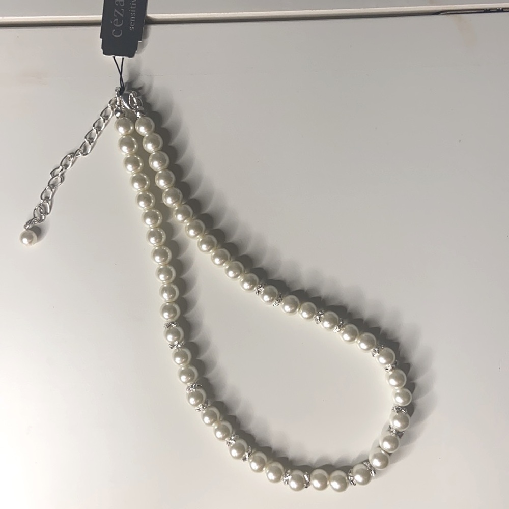 Faux pearl necklace with silver